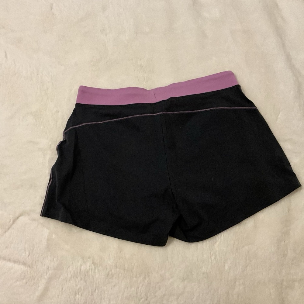 Nike Women's Dri-FIT Training Shorts & Lilac Purple Size L (12-14) Youth - Picture 2 of 3